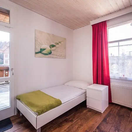 Apartamento Cecile Entrelagos